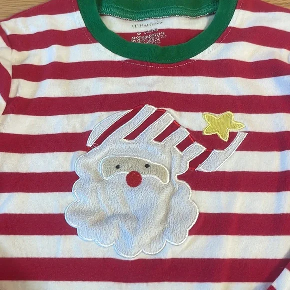 2 sets Christmas Holiday Pajama Sets, kids size: 5 - Picture 4 of 7